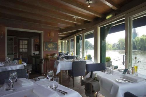 Hotel Restaurant 'T Jagershuis Ouderkerk aan de Amstel Restoran fotoğraf